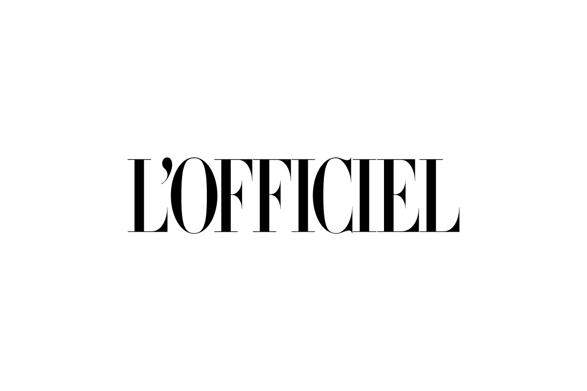 The black serif text 'L'OFFICIEL' centered on a plain white background.